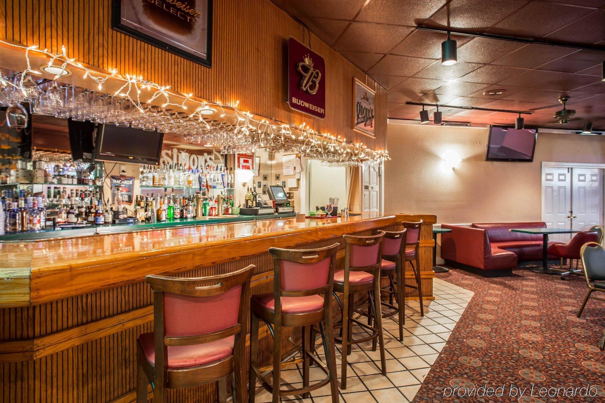 Econo Lodge Inn & Suites 兰伯顿 外观 照片