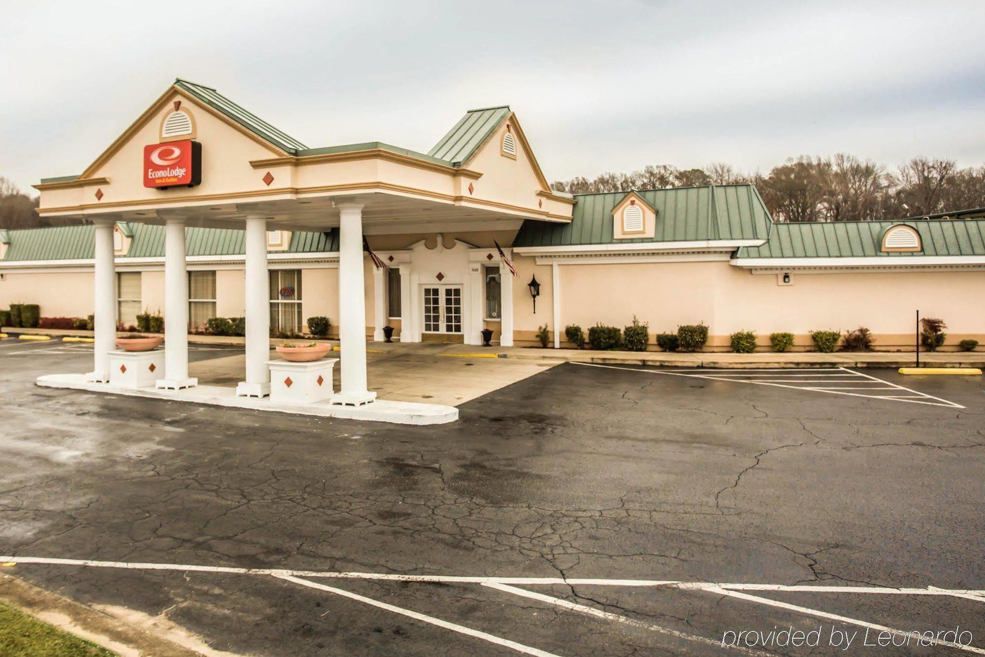 Econo Lodge Inn & Suites 兰伯顿 外观 照片