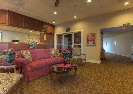 Econo Lodge Inn & Suites 兰伯顿 餐厅 照片